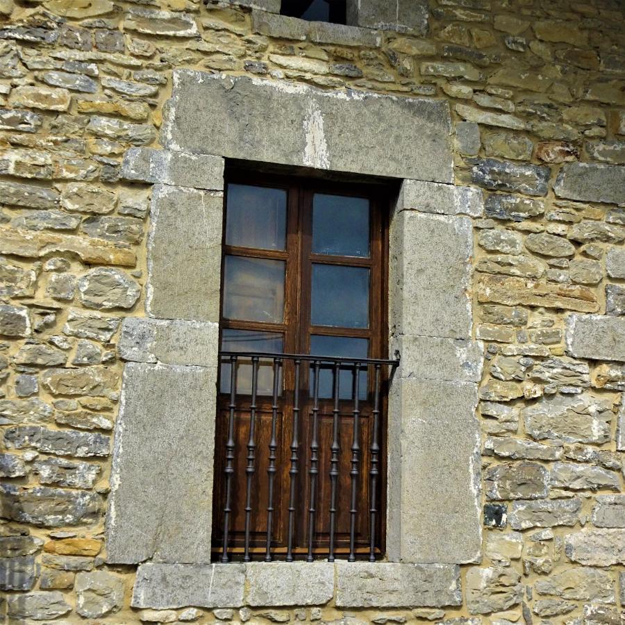 Hotel Doña Lola Izarra Exterior foto